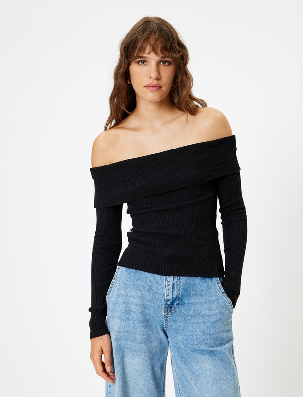   Pulover din tricot cu decolteu pe umeri